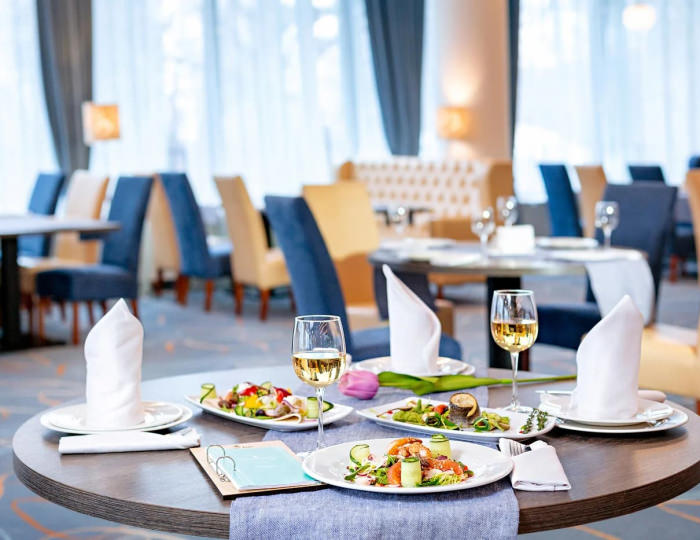 Ресторан «Бобры и Белки» - Парк-отель Tulip Inn Sofrino / Тюлип Инн Софрино